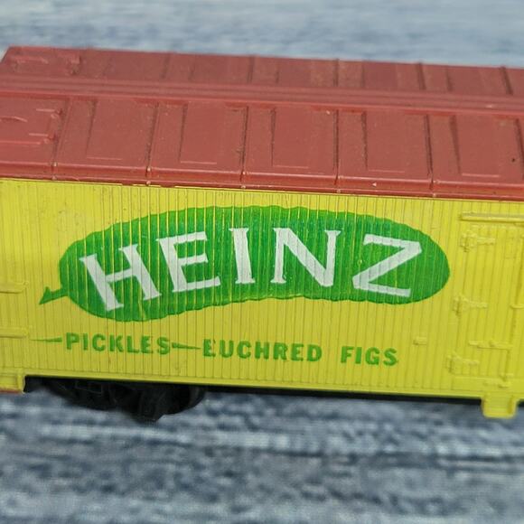 Vintage H.O scale Heinz 57 train box car yellow/red - Picture 7 of 12